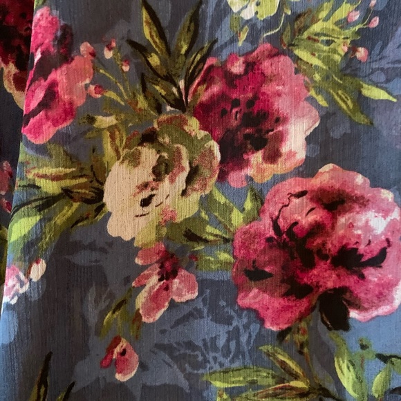 Kut from the Kloth blouse gorgeous floral - Picture 2 of 3